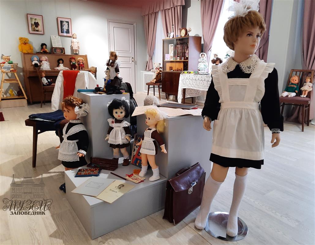 Куклы Костромского музея-заповедника расскажут о школьной жизни разных эпох

