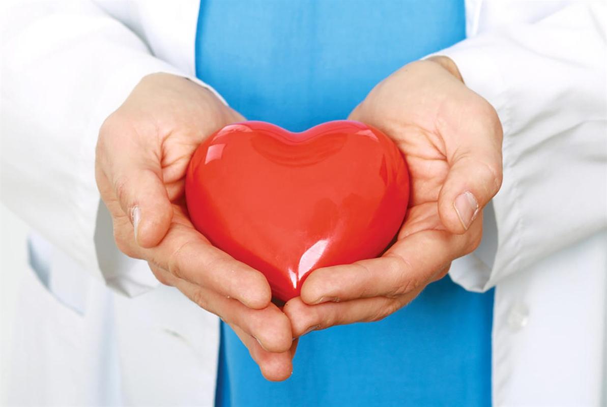 «Символ добра и скорой помощи»: костромским медикам подарят сердца-талисманы