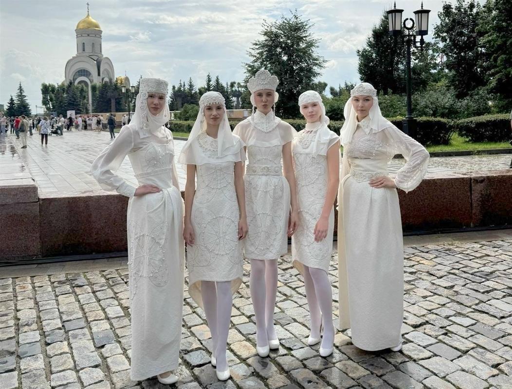 Костромские модели из «Молодёжной моды» покорили фестиваль «Русское поле» в Москве

