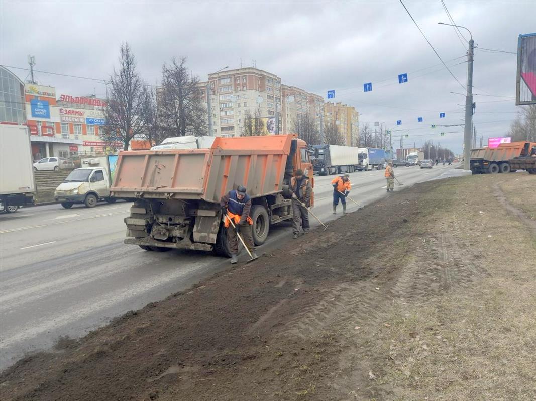 Глава Алексей Смирнов поручил ускорить уборку костромских улиц после зимы
