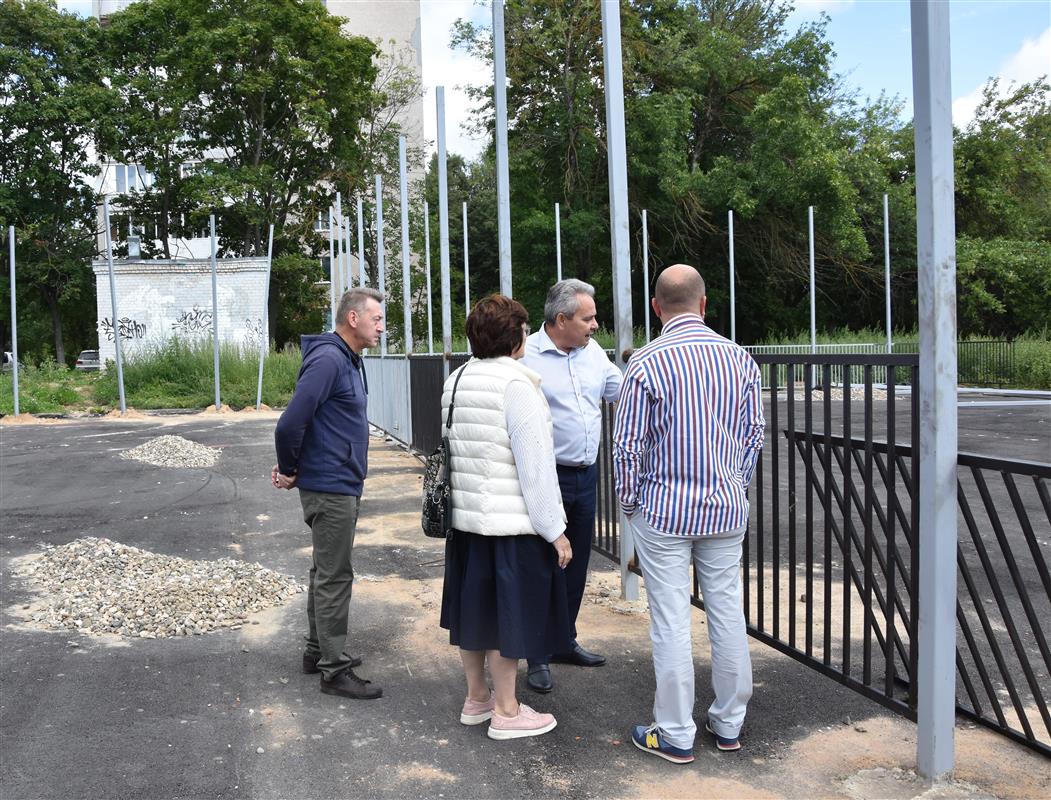 Завершить реконструкцию спортплощадки в Костроме подрядчик должен к 15 сентября 