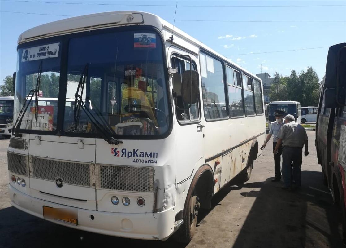 Госавтоинспекторы сняли с маршрута два пассажирских автобуса в Костроме 
