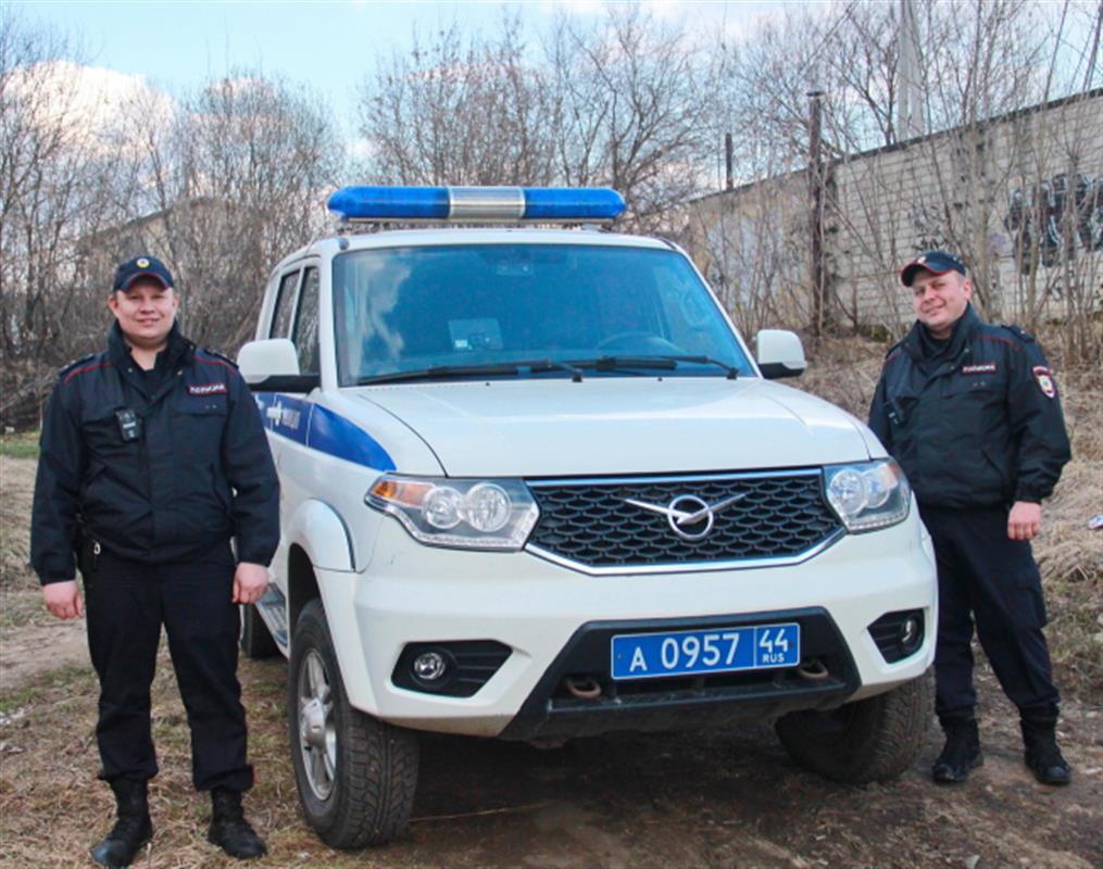 В Костроме спасли двоих школьников, угодивших в опасную ловушку