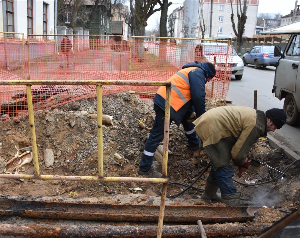 Ремонтные работы на тепловых сетях в Костроме продолжаются и в выходные дни.