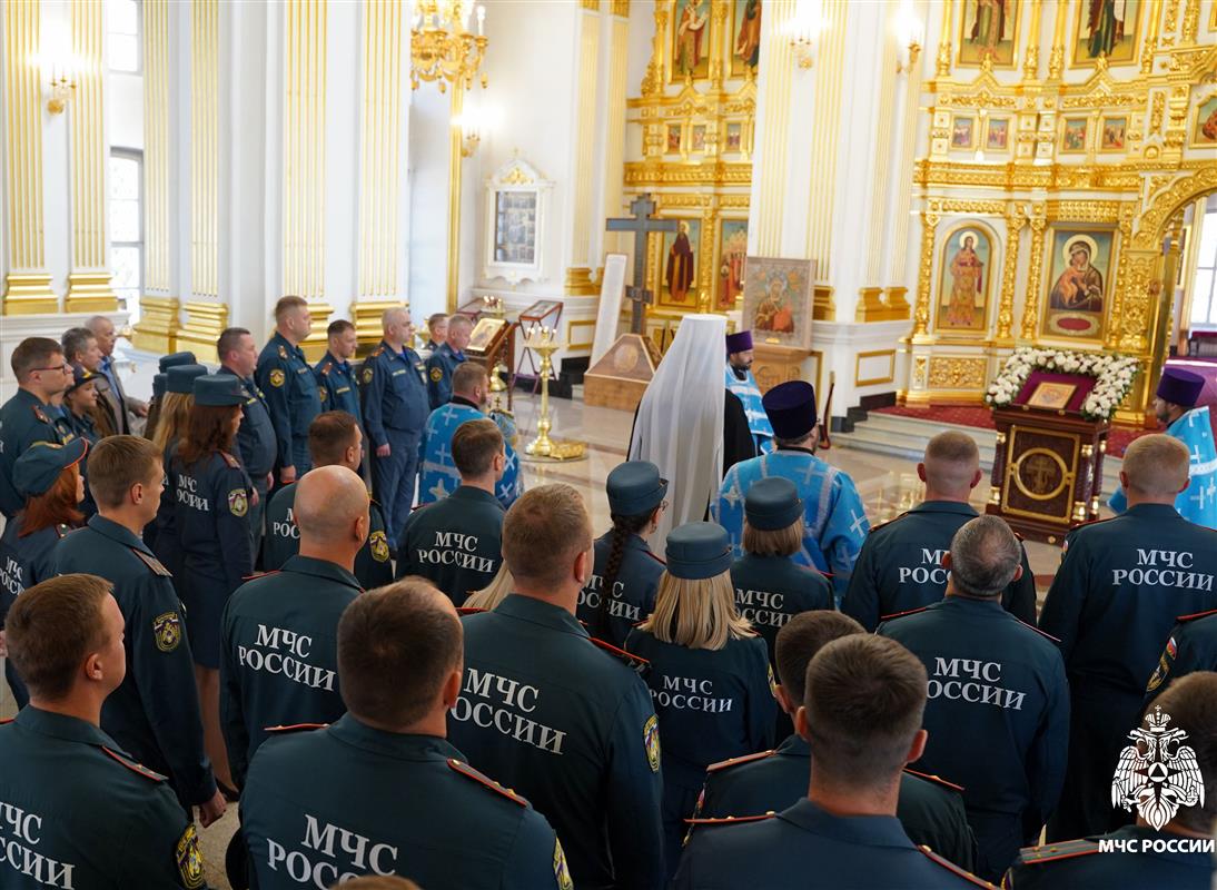 В Костромском кремле состоялся молебен перед иконой Божией Матери «Неопалимая Купина» 
