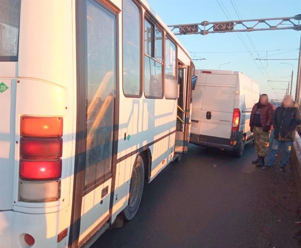 Молодая пассажирка пострадала в ДТП с автобусом в Костроме