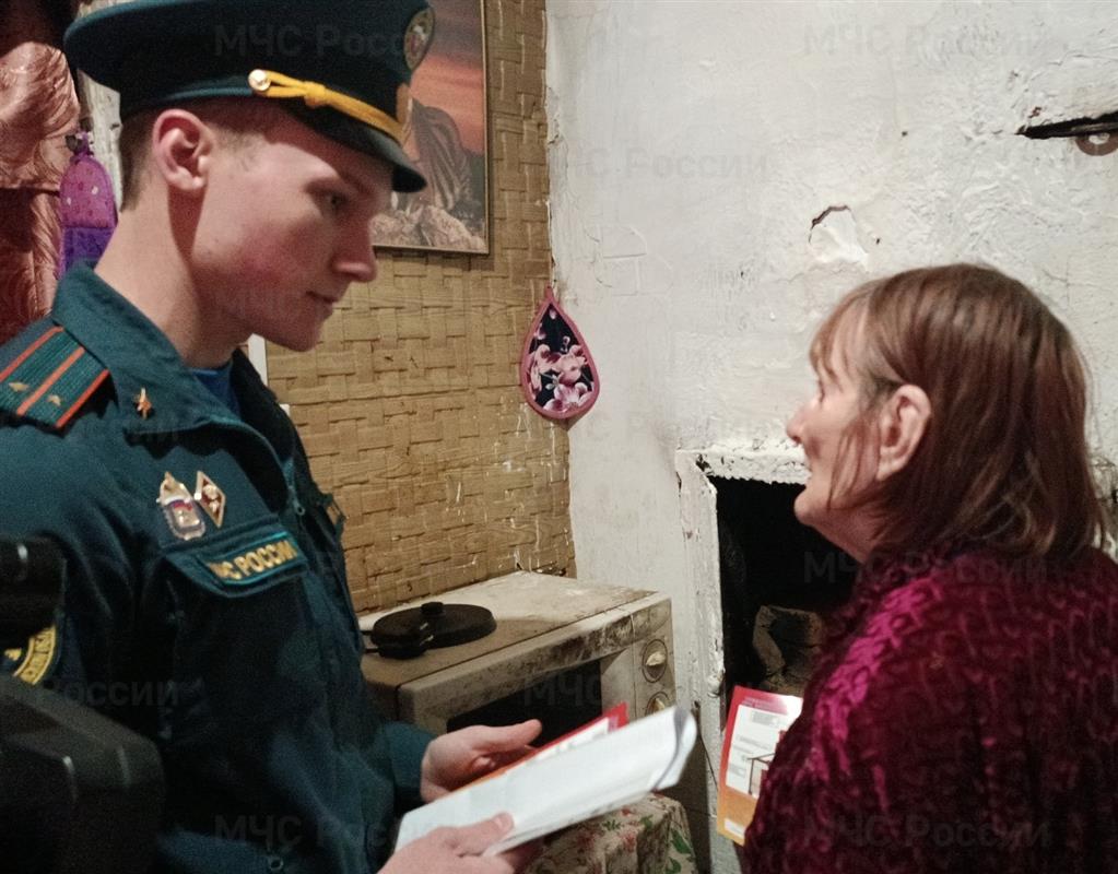 В Костроме проверяют многоквартирные деревянные дома с печным отоплением