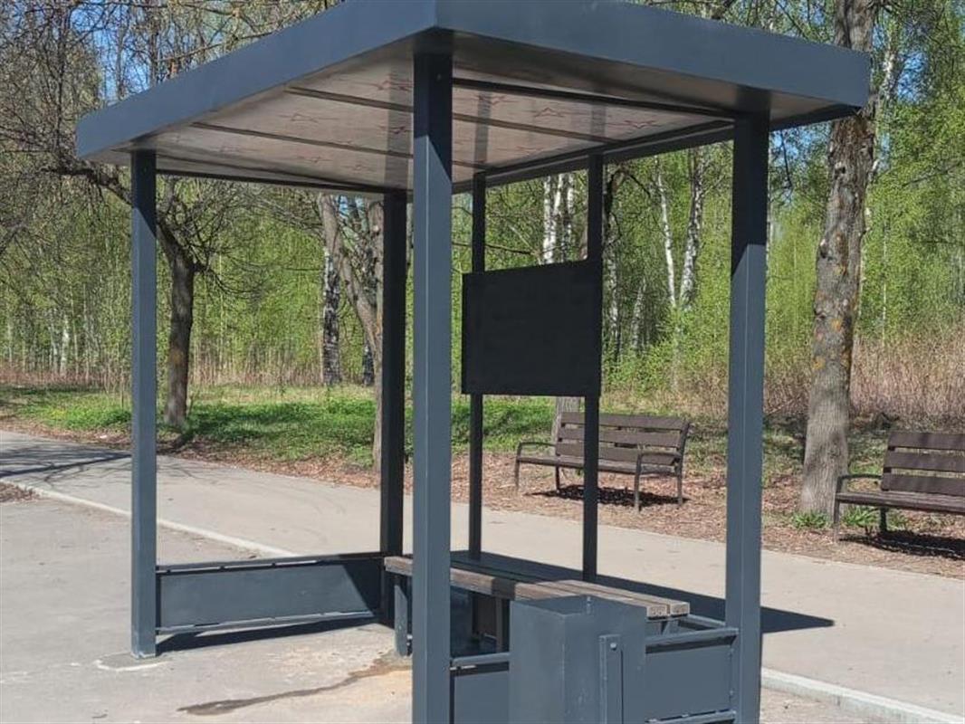 На автобусных остановках в Костроме устанавливают новые павильоны 
