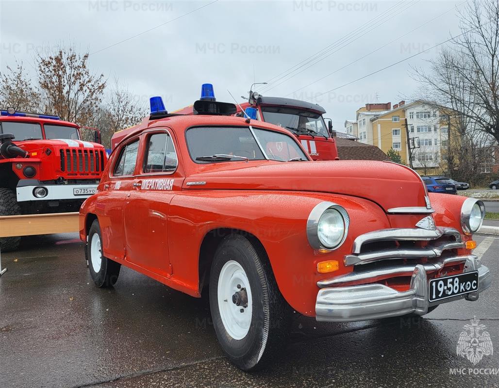Коллекция раритетной техники костромских пожарных пополнилась уникальным экспонатом