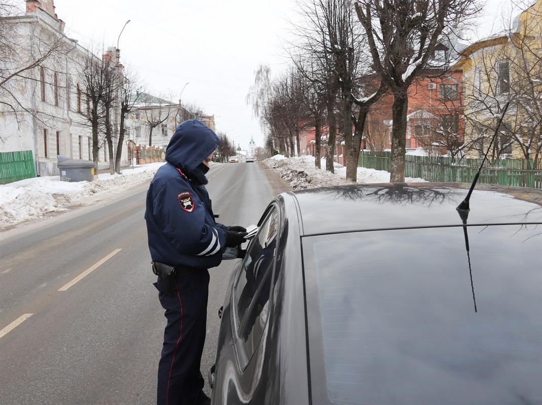 За два дня в Костроме полицейские пресекли более 90 нарушений на дорогах 
