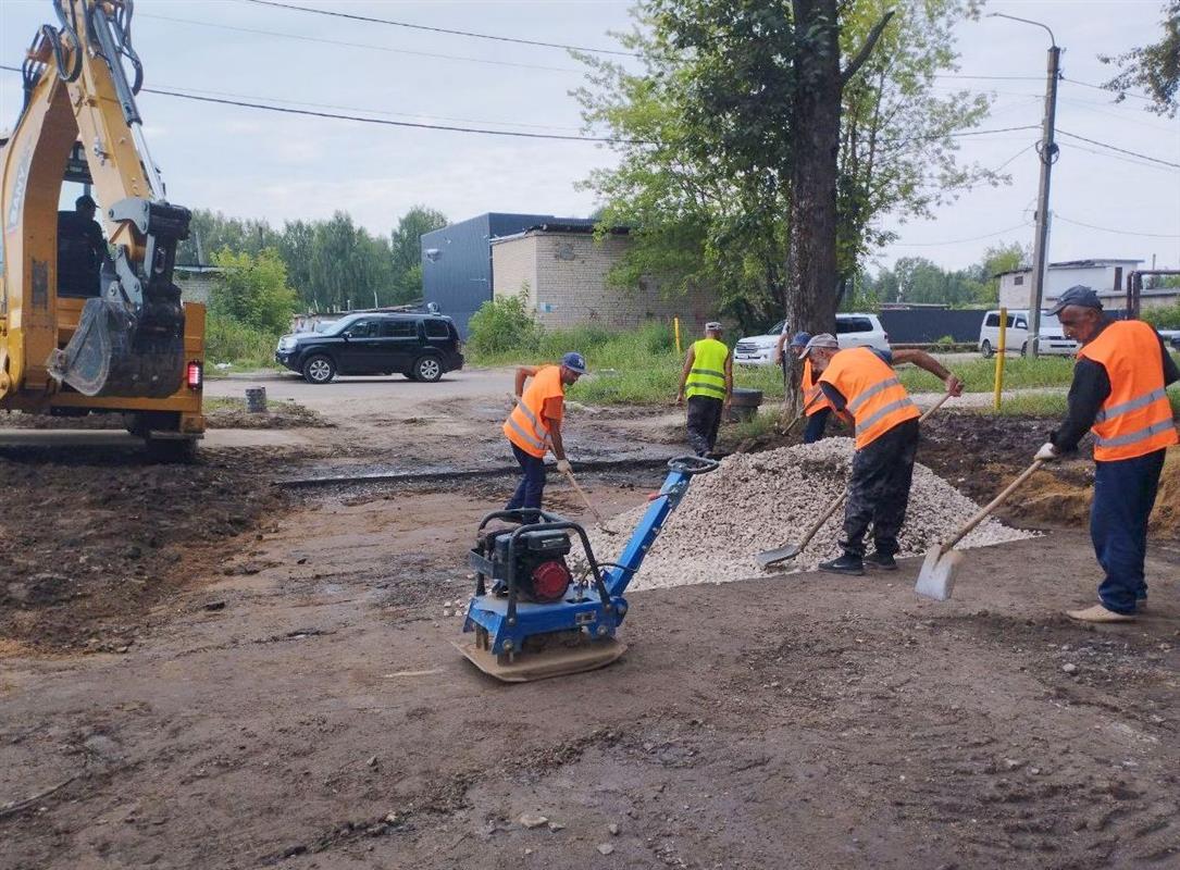 Благоустройство после капремонта теплосетей продолжается в Костроме
