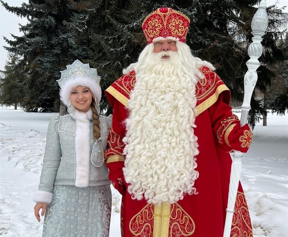 Всероссийский Дед Мороз и Снегурочка зажгут огни на главной елке в Костроме