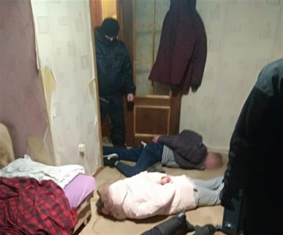 Полицейские ликвидировали наркопритон в одной из костромских квартир
