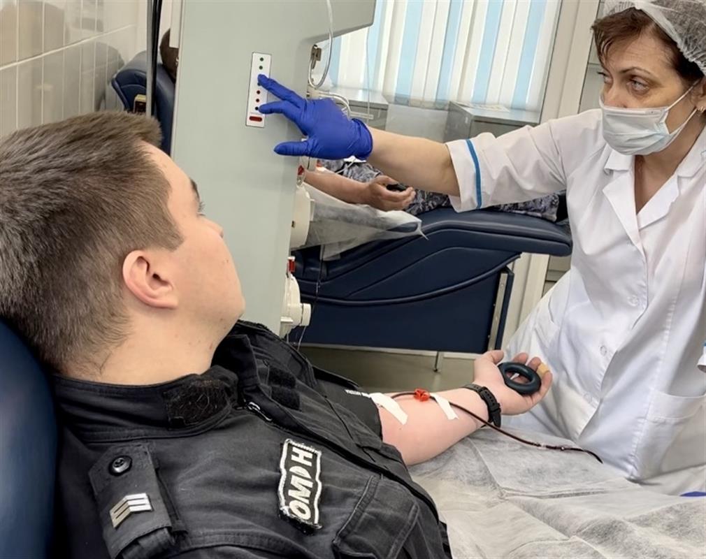 Костромские сотрудники Росгвардии впервые стали донорами плазмы крови