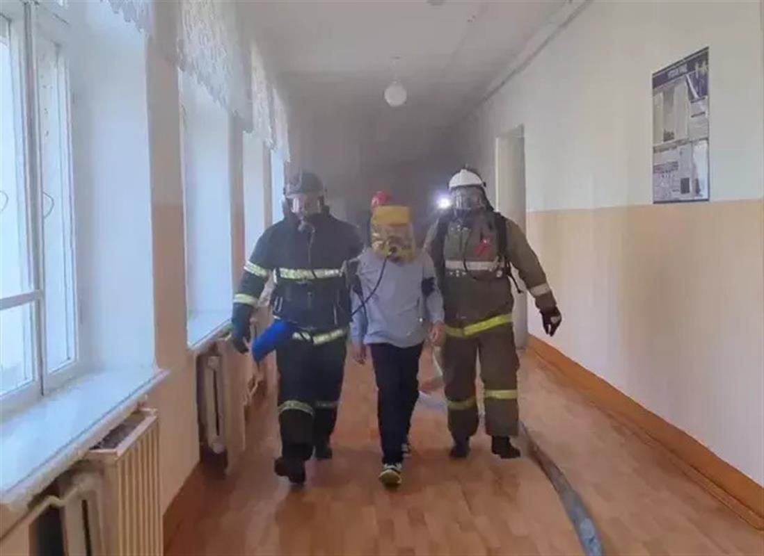 В костромской школе потушили условный пожар, возникший в ходе опытов

