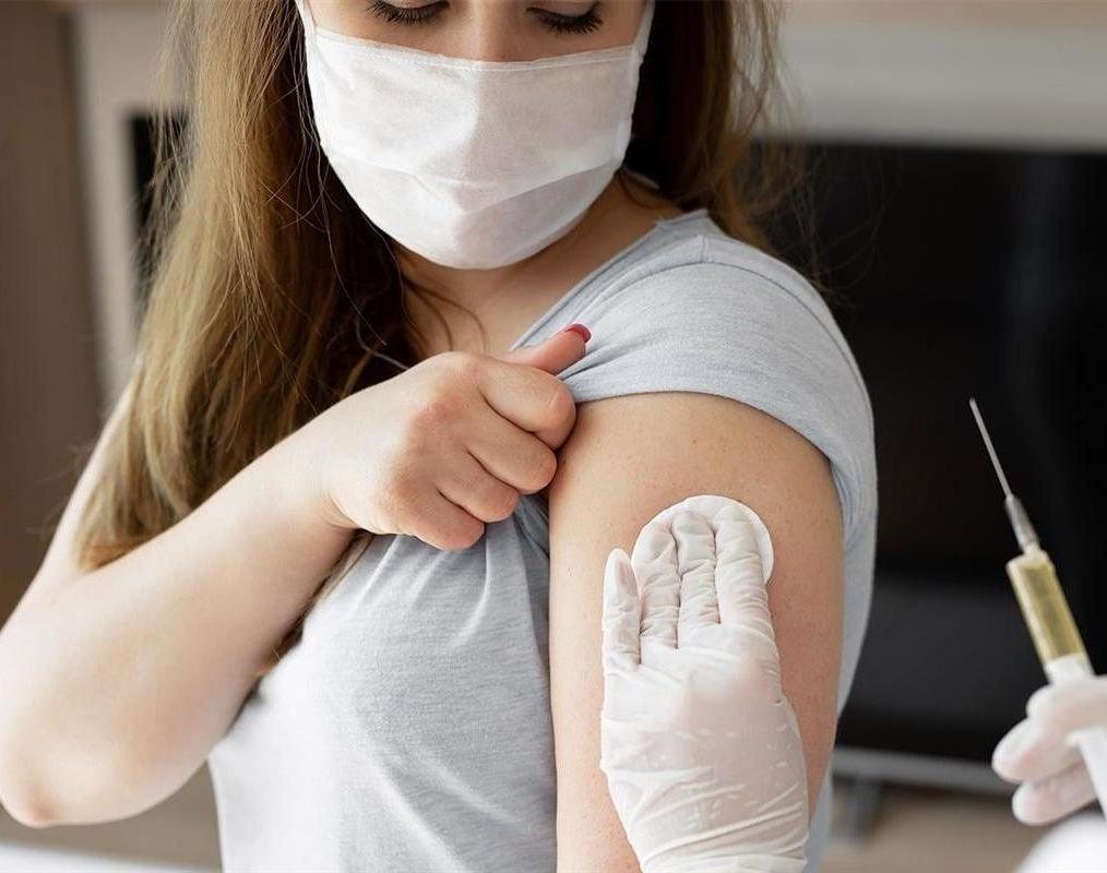 Медики призывают костромичей вакцинироваться и соблюдать меры профилактики
