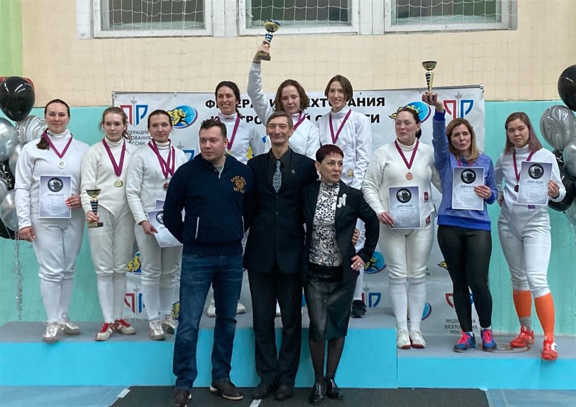 Костромичи успешно выступили на турнире по фехтованию «Серебряный Дракон»
