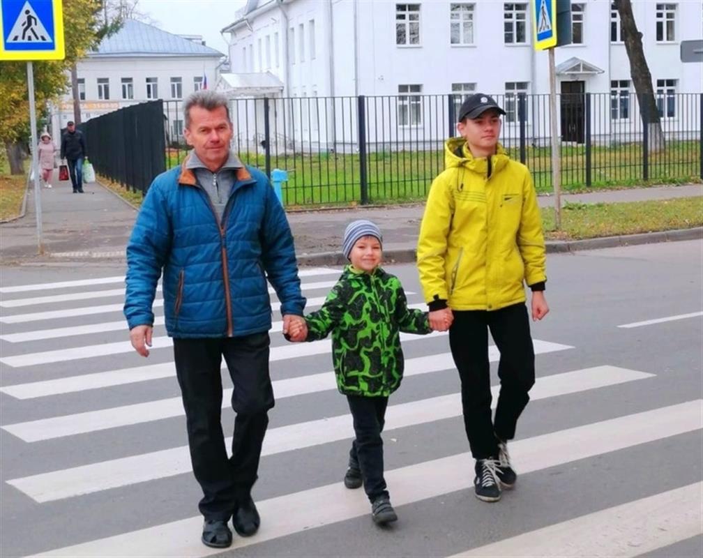 Костромская Госавтоинспекция запустила интернет-фото-акцию к Дню отца