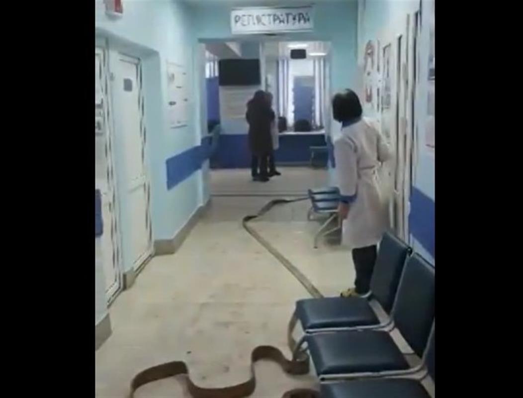 В поликлинике для взрослых в Костроме возникло задымление
