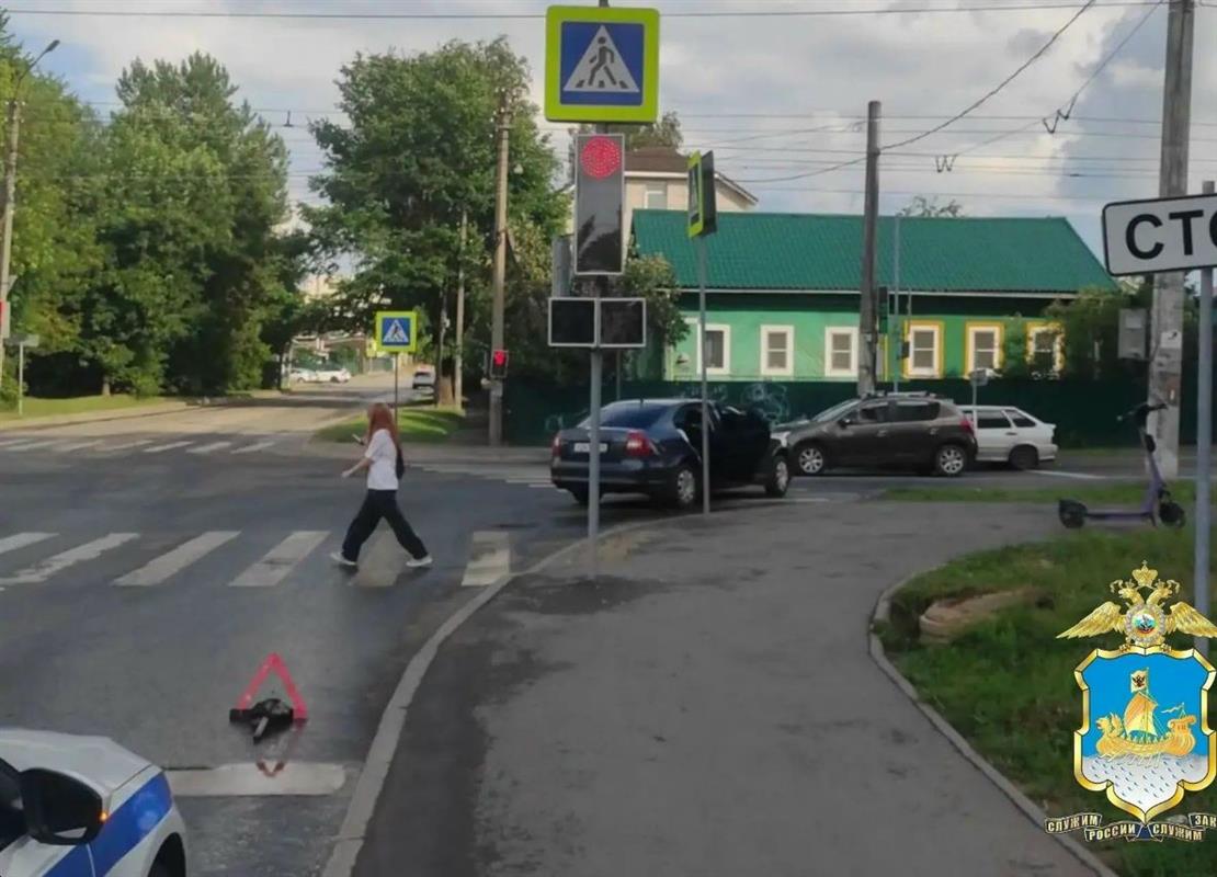 Иномарка сбила 12-летнего велосипедиста на пешеходном переходе в Костроме