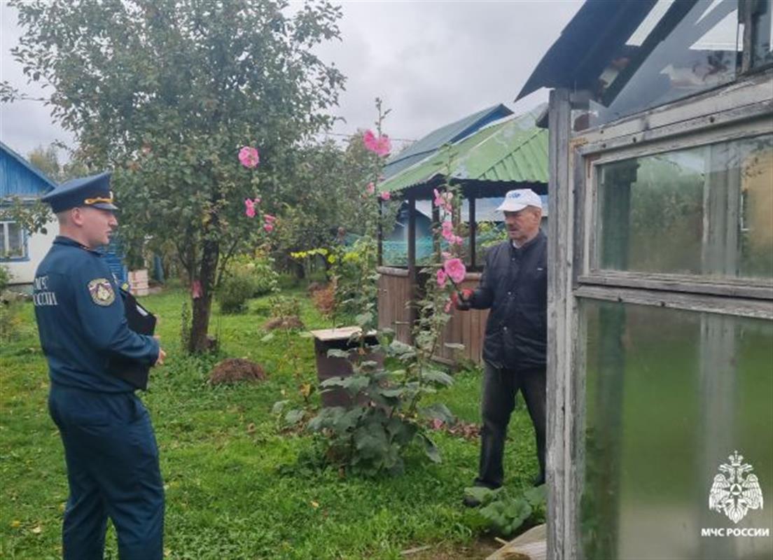 Сотрудники МЧС проводят рейды в костромских садовых товариществах
