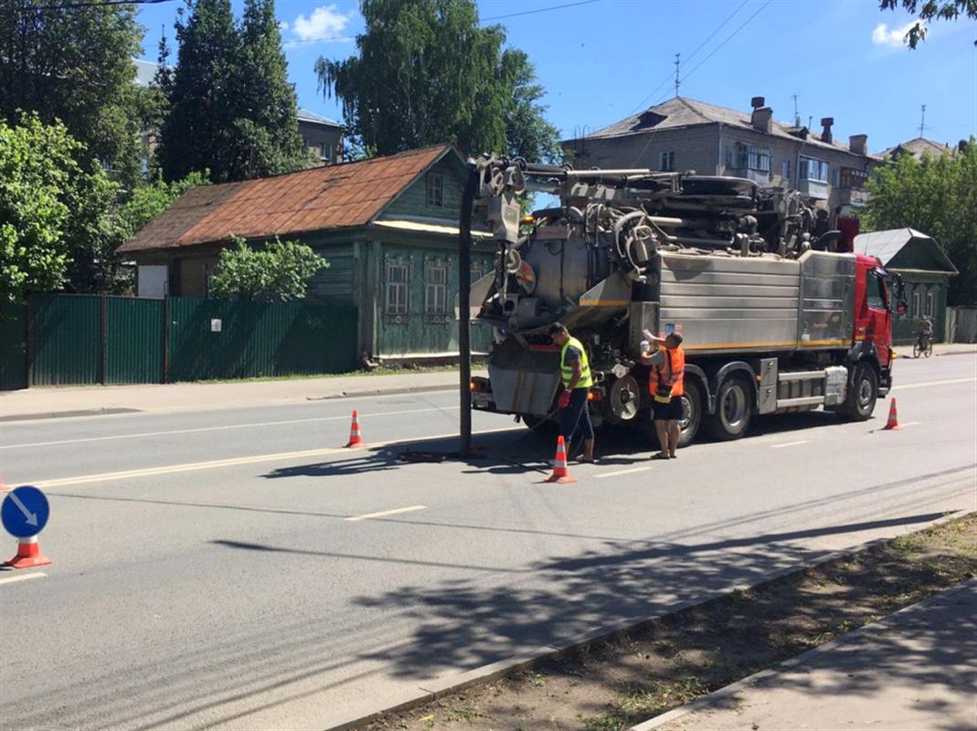 В Костроме промоют более 5 километров канализационных сетей
