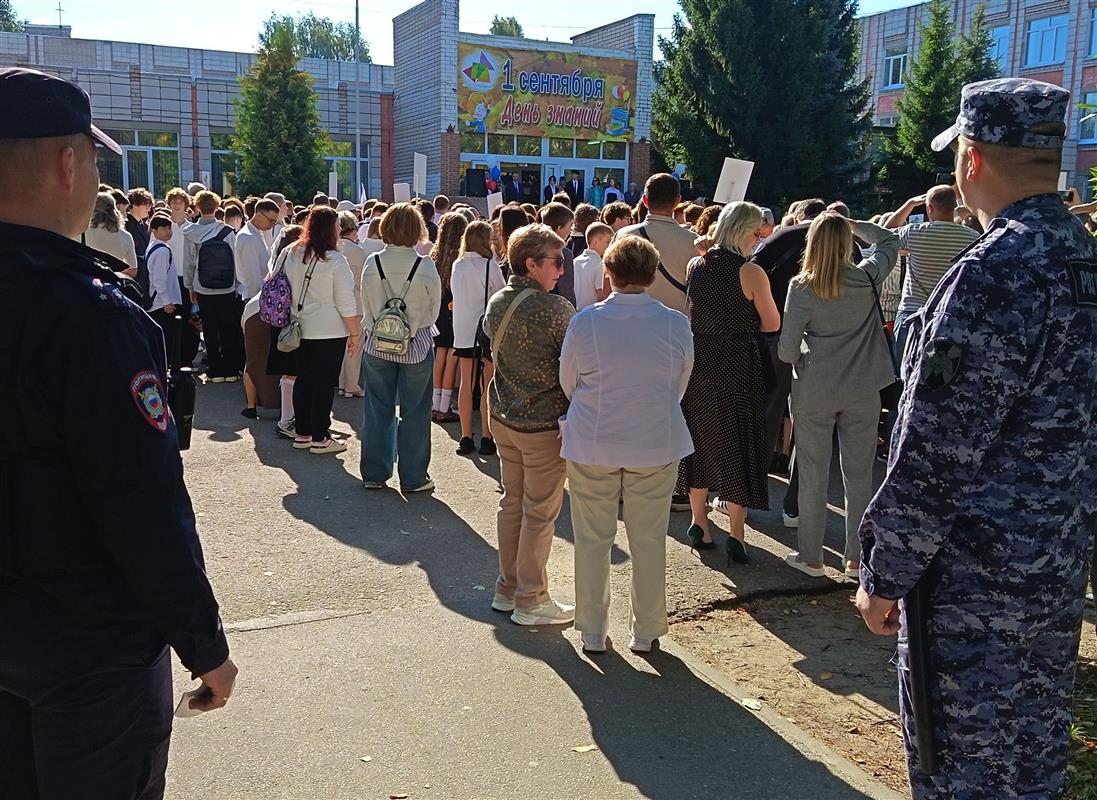 Росгвардия: День знаний в Костромской области прошёл без происшествий