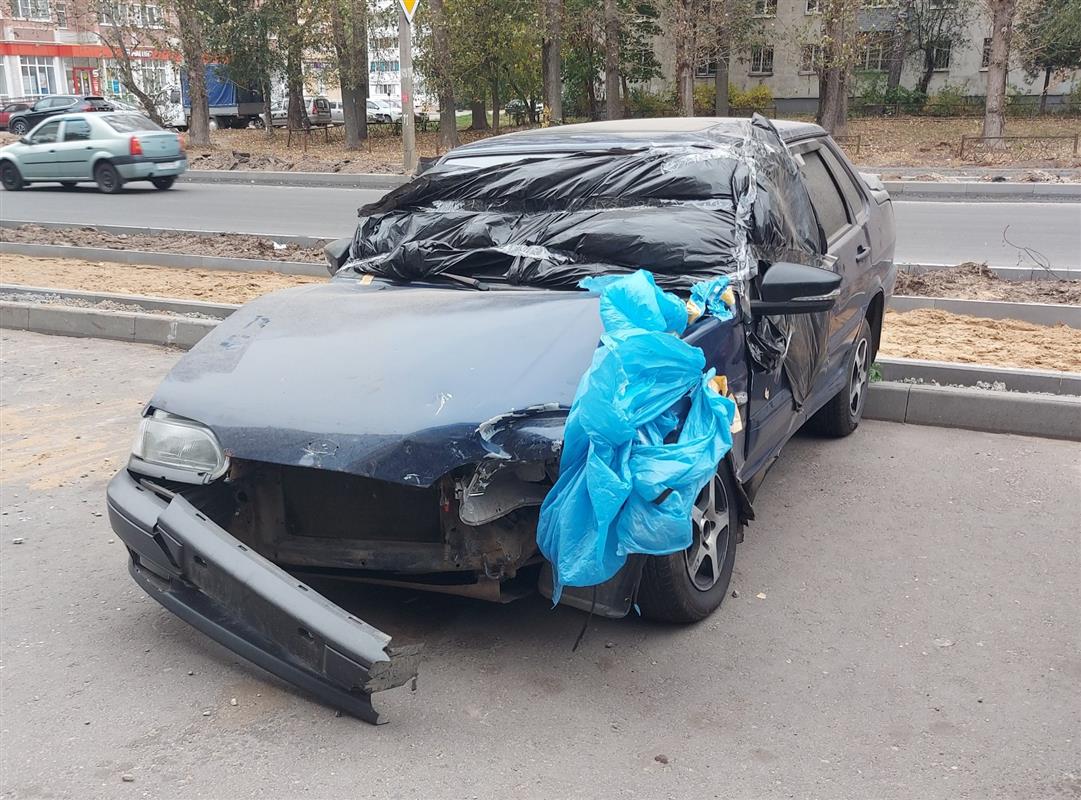 «Народный инспектор» помогает костромичам очистить дворы от автохлама 