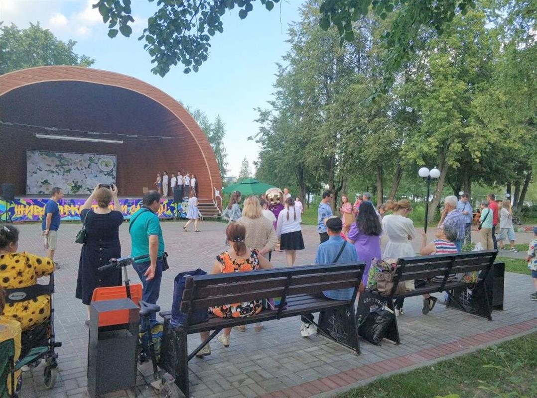 Костромичей приглашают в городские парки на игры, танцы, концерты, кинопоказы 