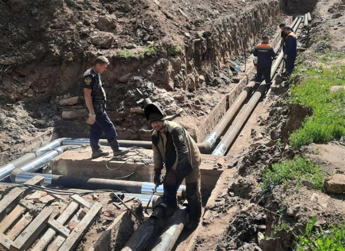 Костромские теплоэнергетики сегодня устраняют повреждения на сетях по нескольким адресам