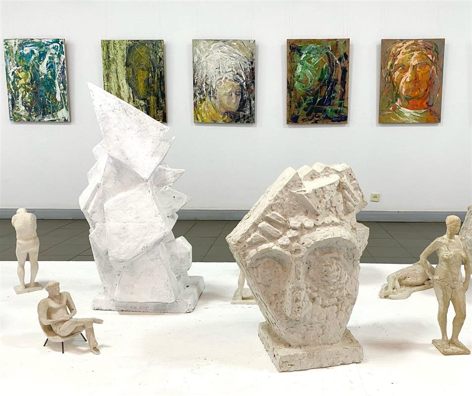 «Лицом к лицу»: в костромской галерее открывается выставка двух известных художников