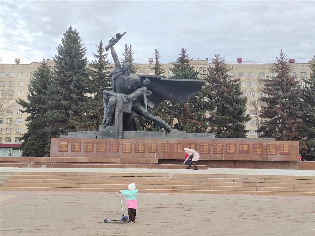 Площадку у Монумента Славы в Костроме «оденут» в гранит
