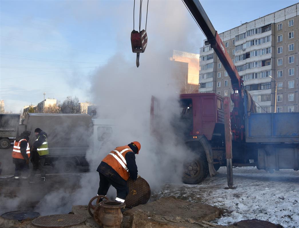 В Костроме сегодня ремонтируют повреждения на 14 участках квартальных теплосетей