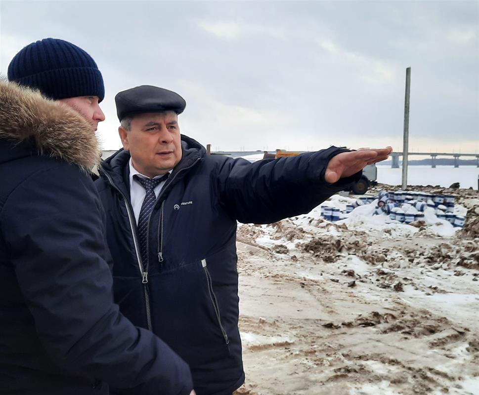 Завершаются работы по берегоукреплению набережной Волги в Костроме