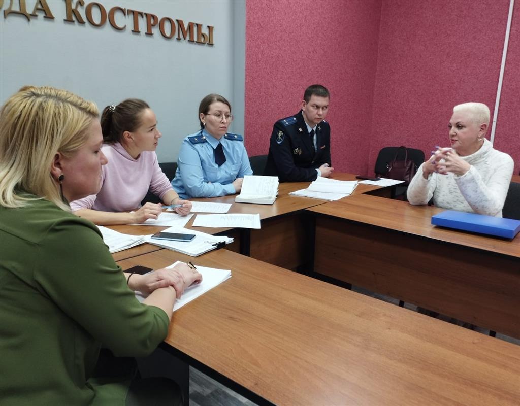 Жителям недостроенных домов в костромском посёлке Первом помогут в защите их прав
