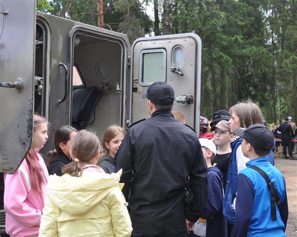 Спецназ «Гроза» высадился в детском лагере «Красная горка» под Костромой	
