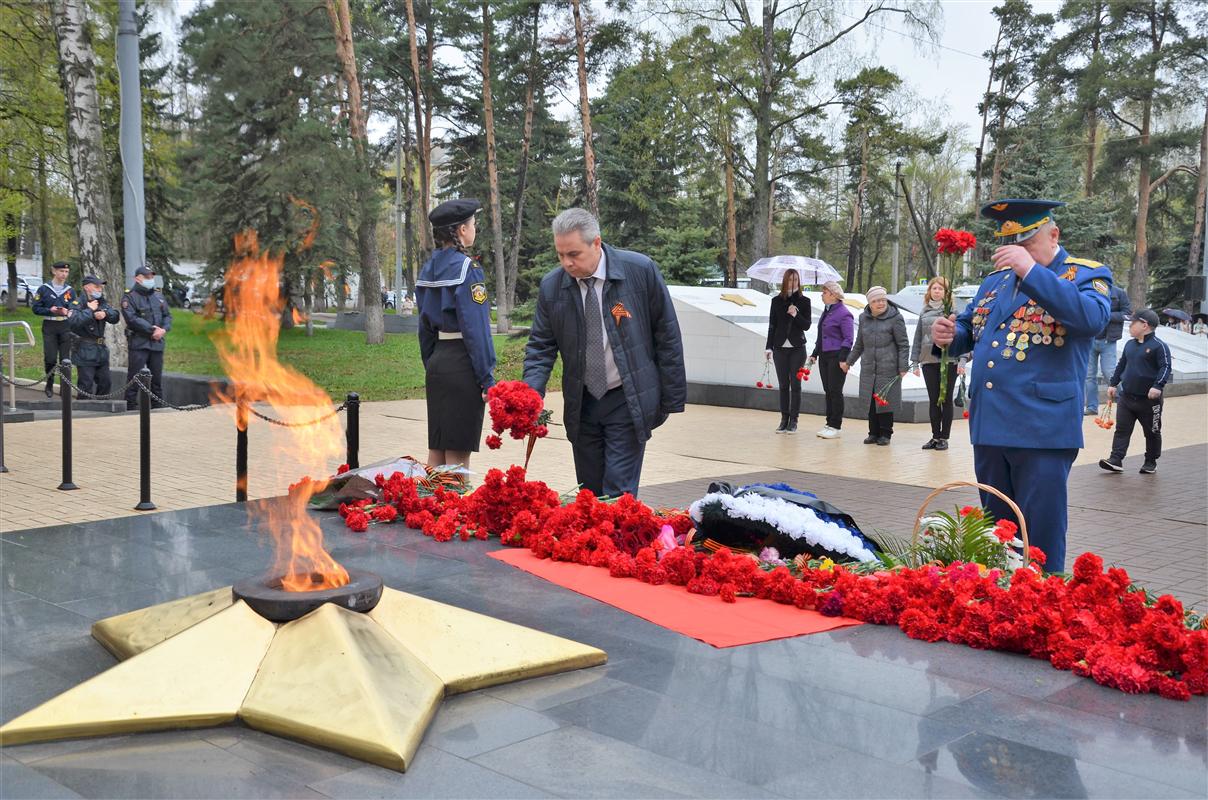 Алексей Смирнов почтил память костромичей, погибших в годы Великой Отечественной войны