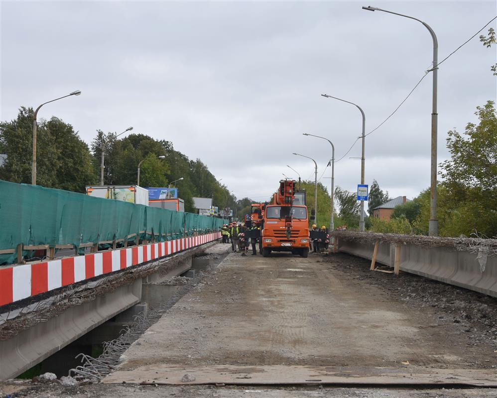 В Костроме начался ремонт второй половины моста через реку Черную