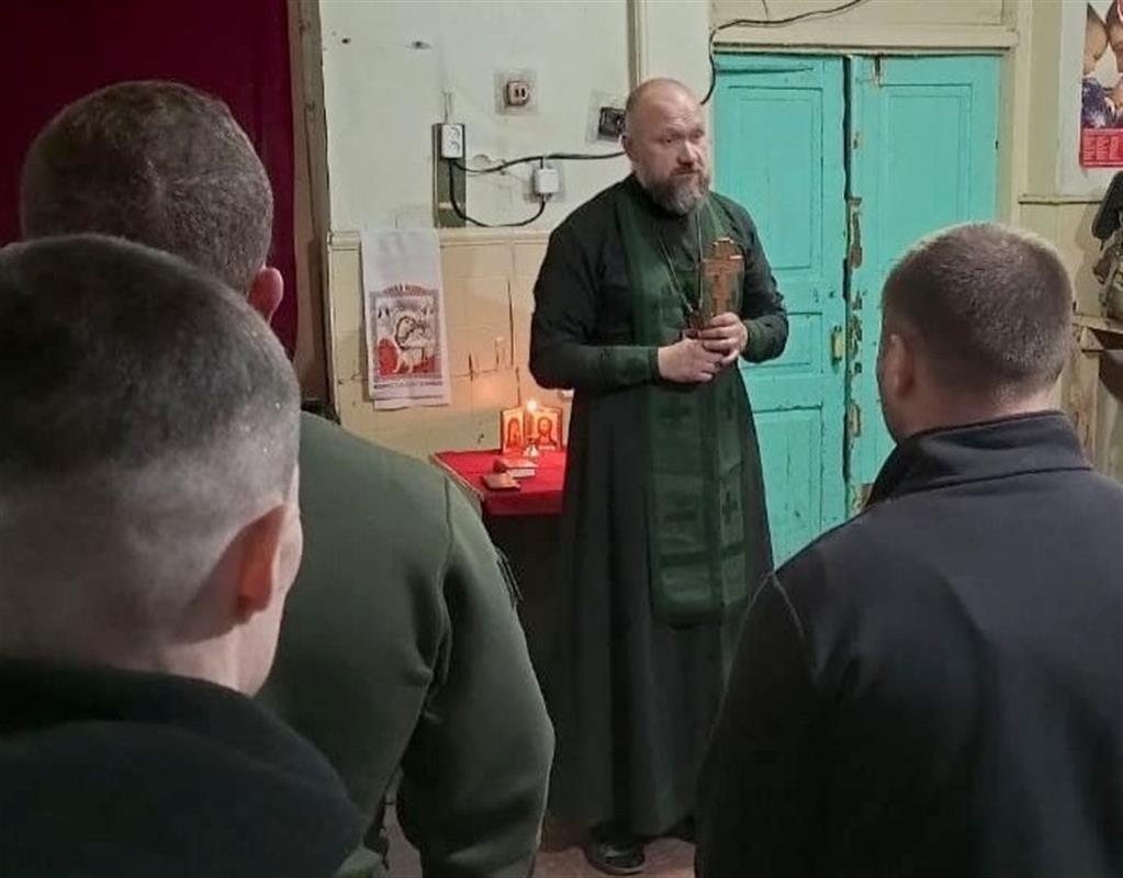 Духовный наставник костромских росгвардейцев навестил бойцов в зоне СВО