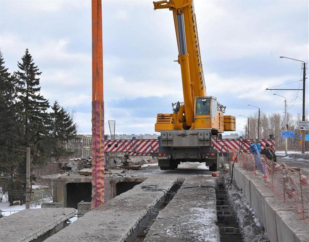 На Юбилейном путепроводе в Костроме подрядчик установит новые пролетные строения