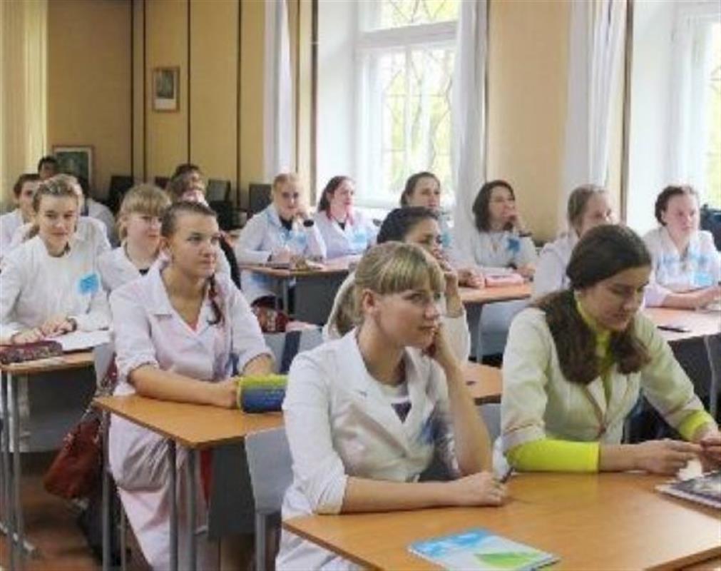 Костромским студентам-медикам продлили закон об областных стипендиях еще на три года