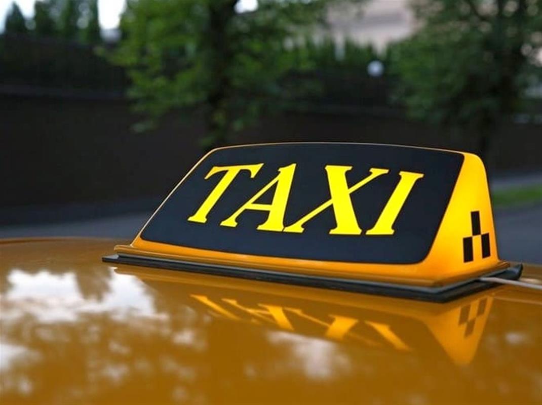 Костромские таксисты оформляют разрешения на работу 