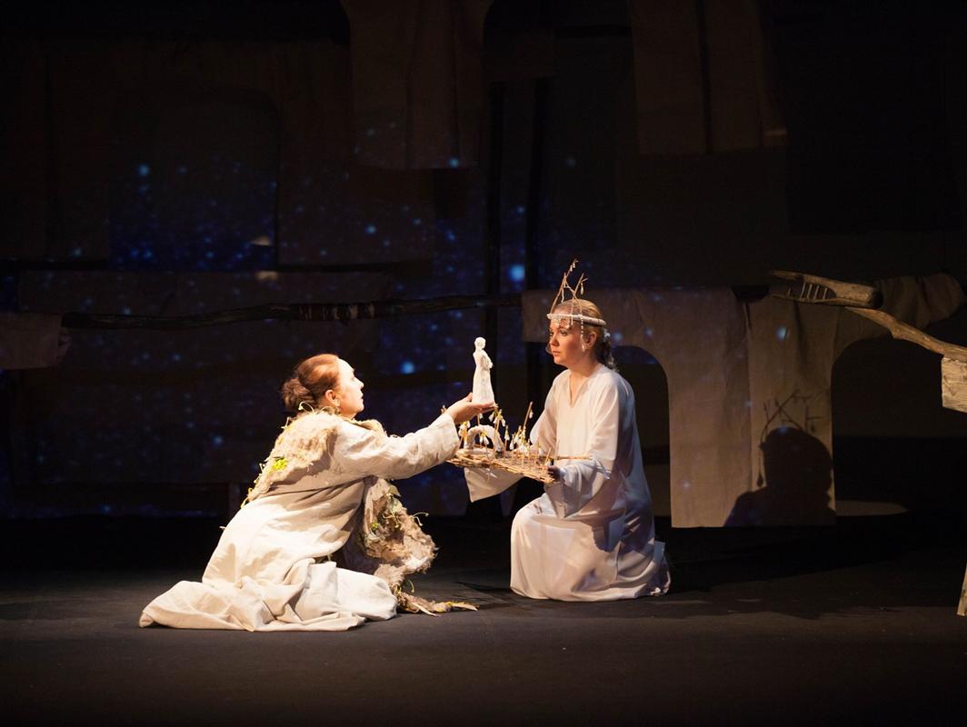 Прославленный золотомасочный спектакль Костромского театра кукол «Снегурочка» номинирован на независимую народную Интернет-премию «На благо мира».