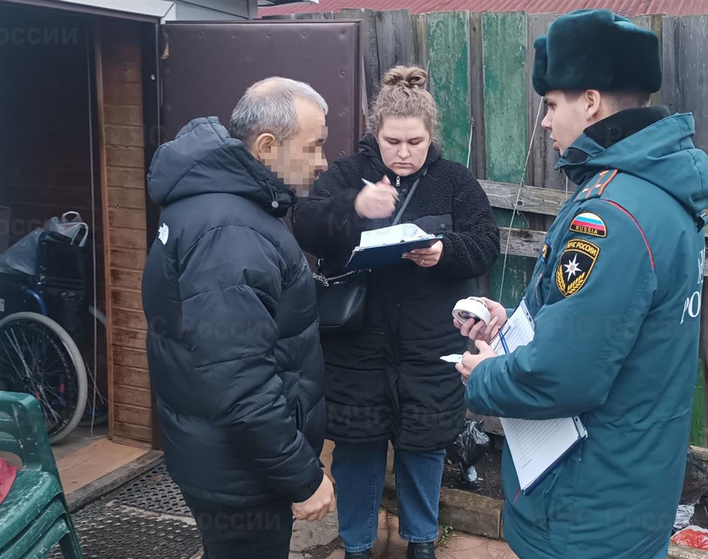 Костромским многодетным семьям вручают автономные пожарные извещатели