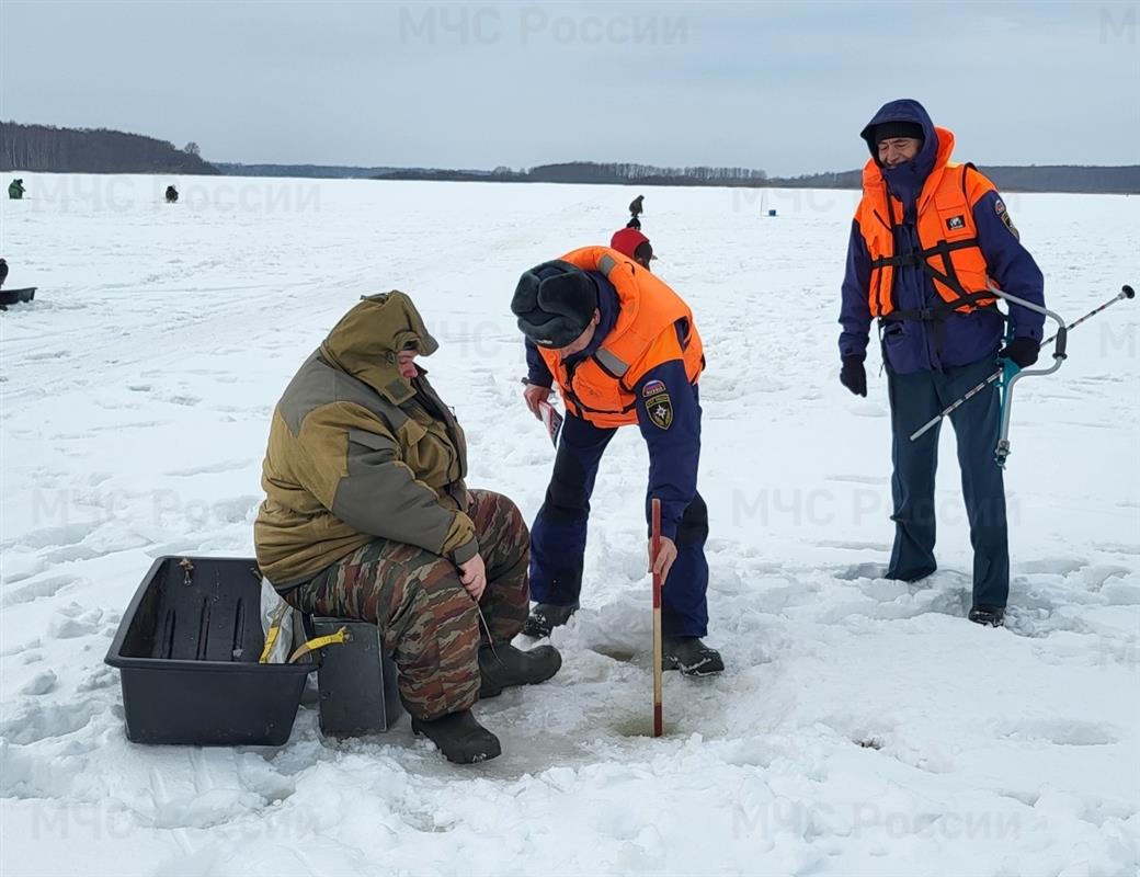 Инспекторы ГИМС оценили ледовую обстановку на Костромском разливе
