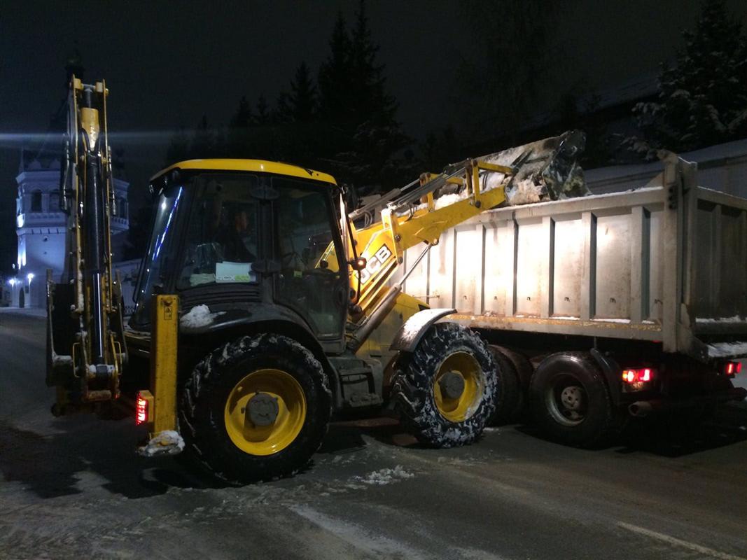 Более 4600 кубометров снега вывезли с костромских улиц за ночь