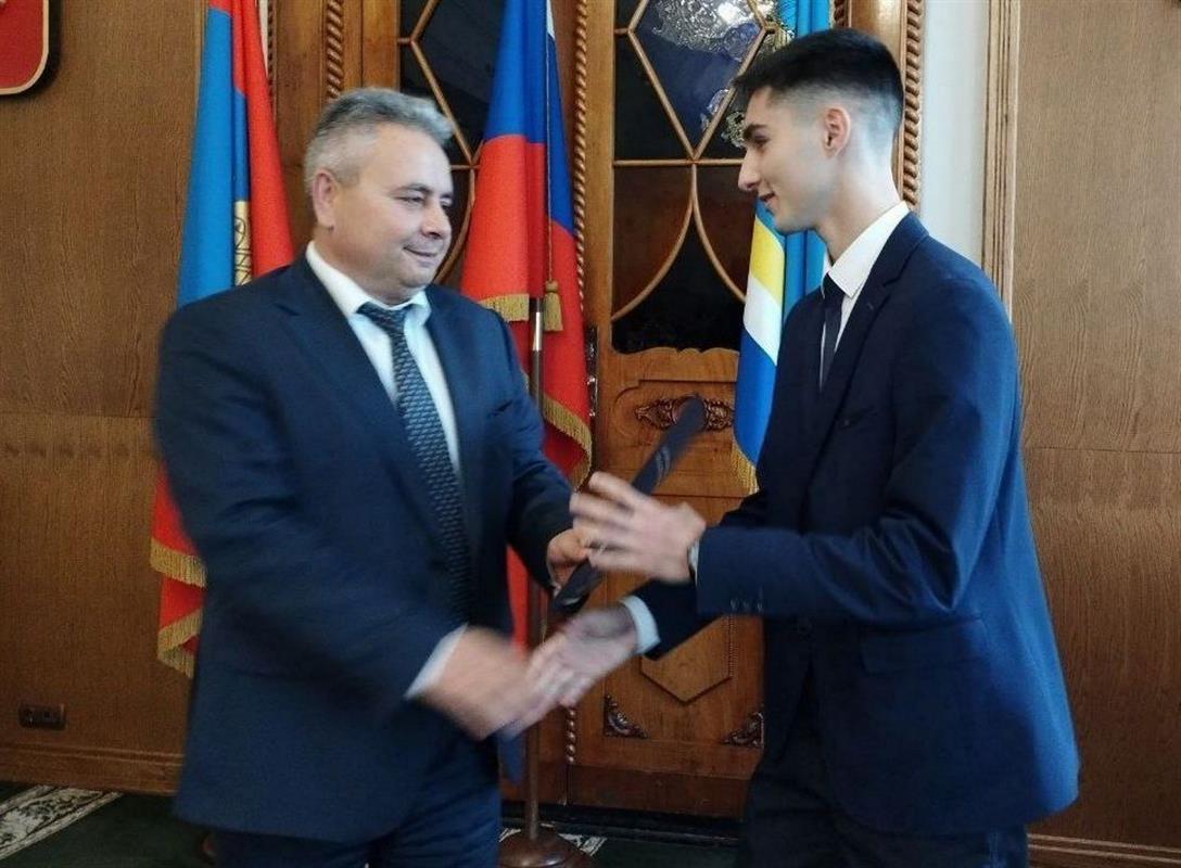 Алексей Смирнов поблагодарил костромских волонтёров, помогающих семьям участников СВО
