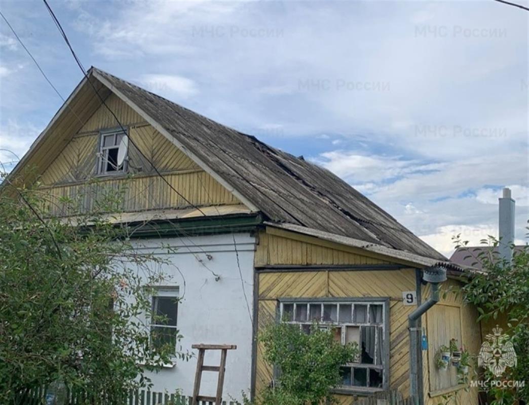В Костромской области грозовой разряд стал причиной пожара в частном доме