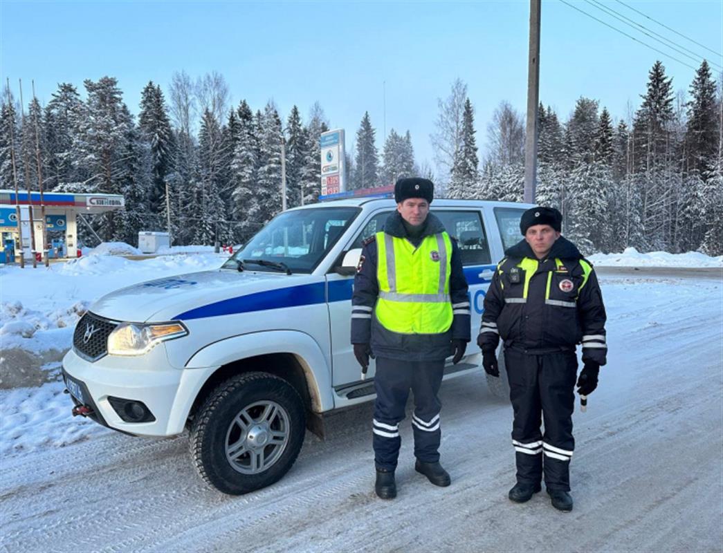 Костромские полицейские спасли сбежавшую из дома в морозы 14-летнюю девочку