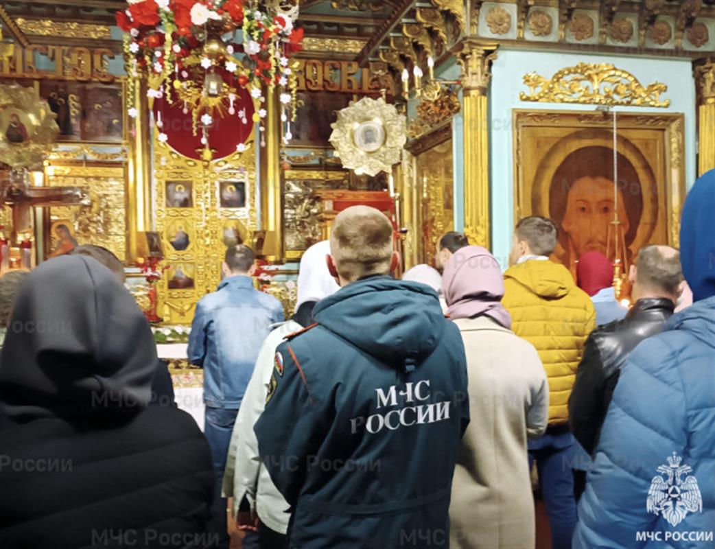 Накануне Рождества костромичам напомнили правила безопасного поведения в храме 